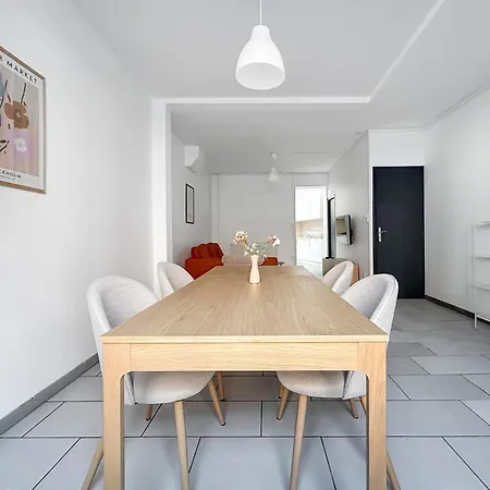 Apartment Maison Spacieuse, Proche Commodites & Transports