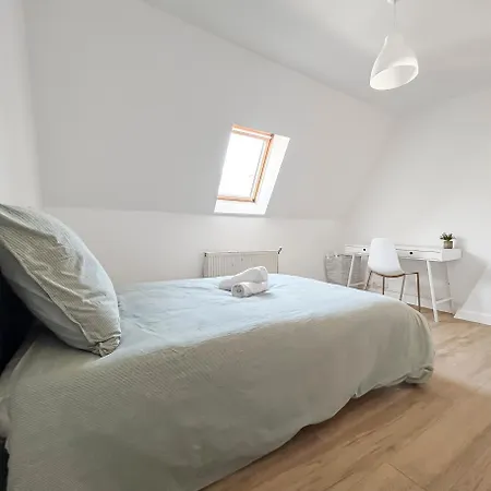 Apartment Maison Spacieuse, Proche Commodites & Transports